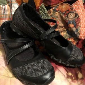 Skechers Mary Jane style Tweed shoes, black